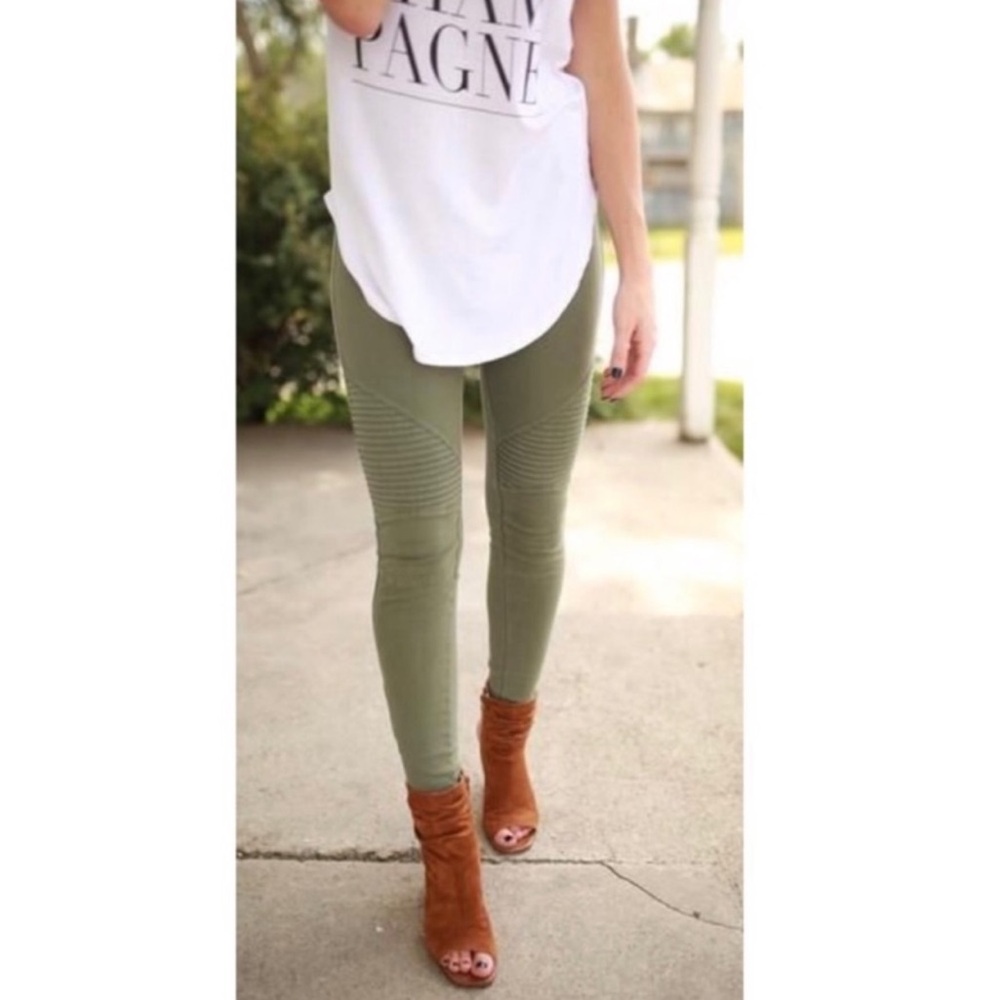 NWT BEST SELLER Olive Pull On Moto Leggings